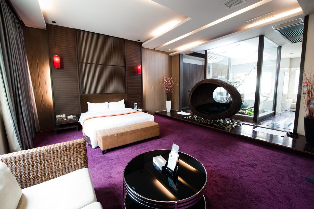 Her Home Spa Motel Chiayi Esterno foto